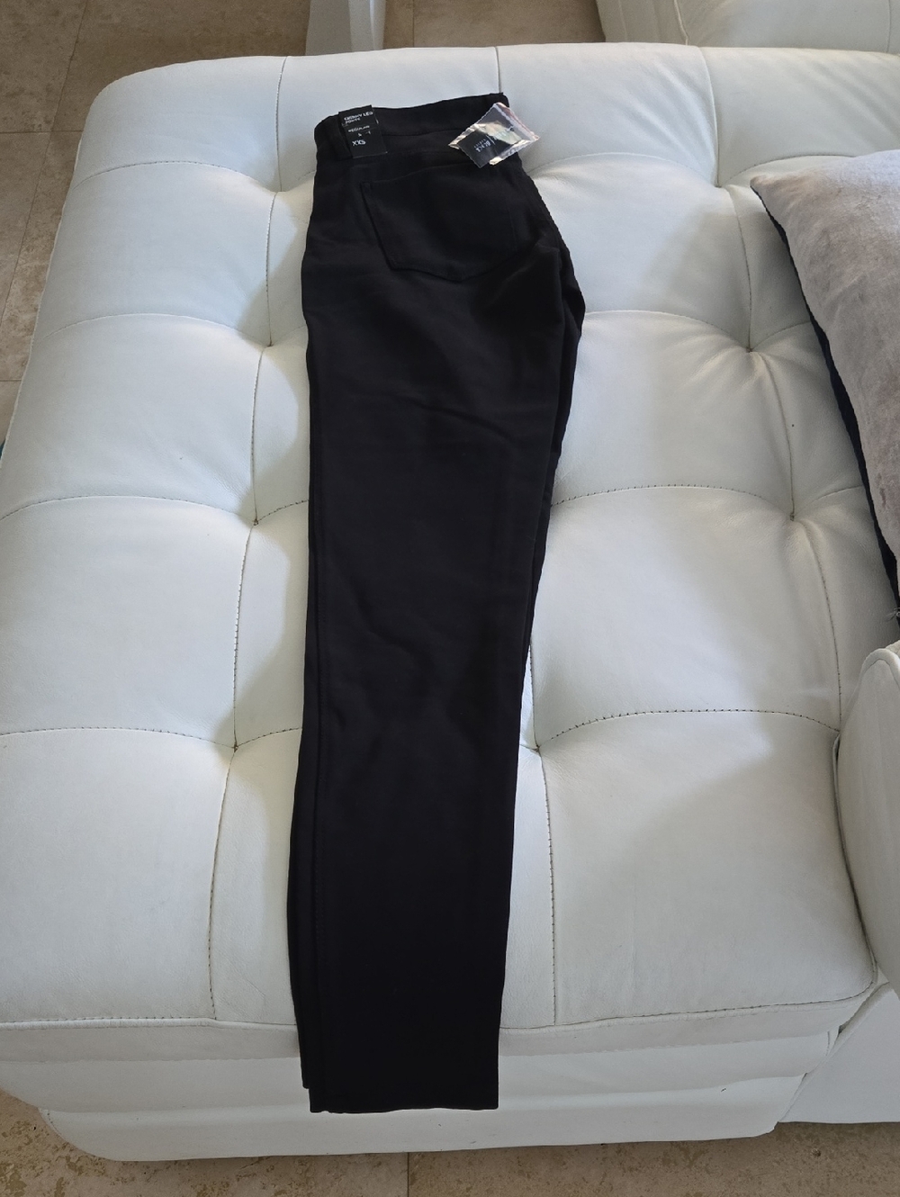White House Black Market Black Skinny Leg Pants
